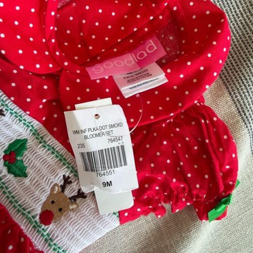NWT Christmas Smocked Polka Dot Dress Size 9 months Red Festive Reindeer Collar - Picture 3 of 3